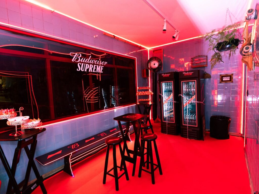 Cenografia do lançamento Budweiser Supreme