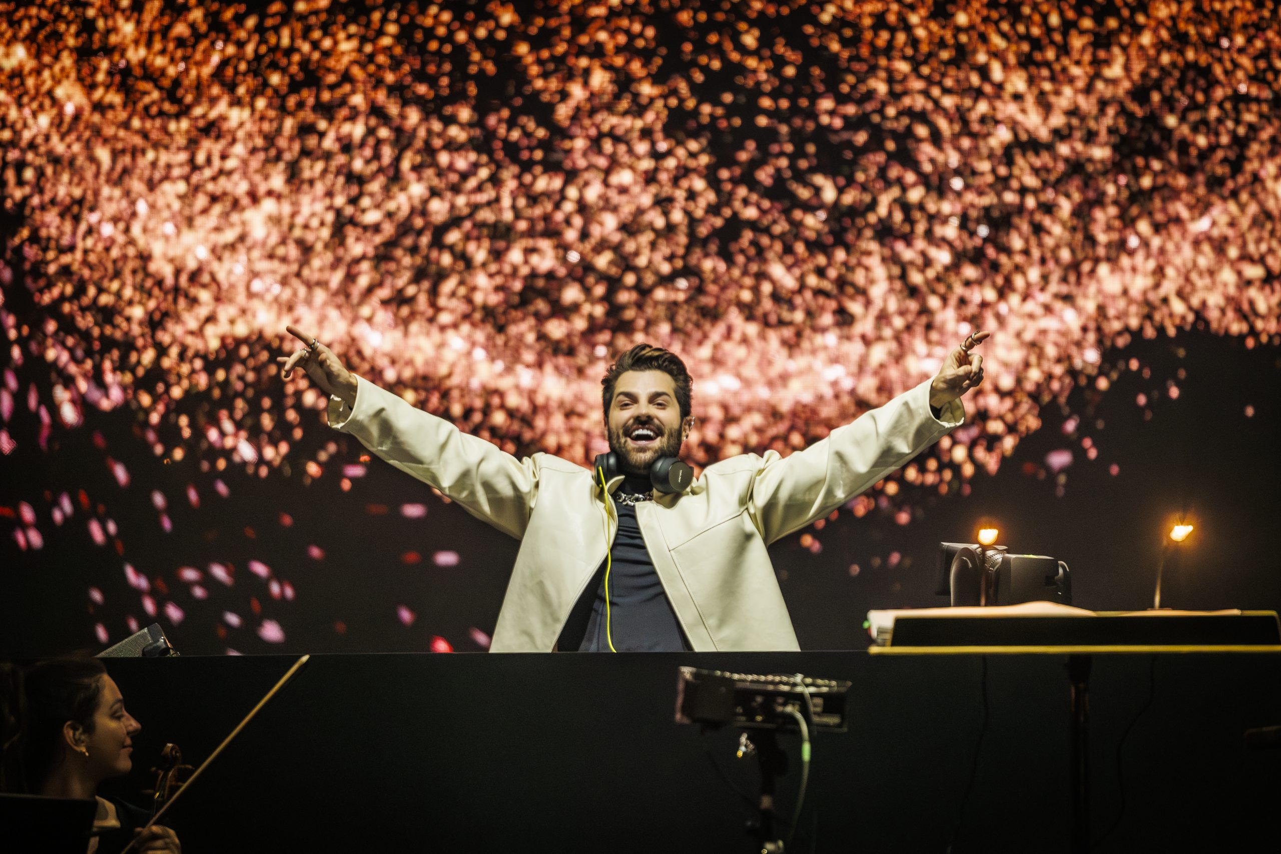 Evento Budweiser com cenografia inspirada no Tomorrowland