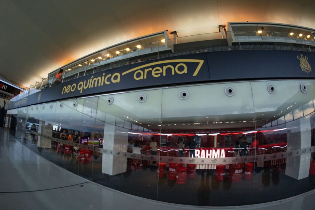 Projeto cenográfico do espaço Brahma no estádio do Corinthians