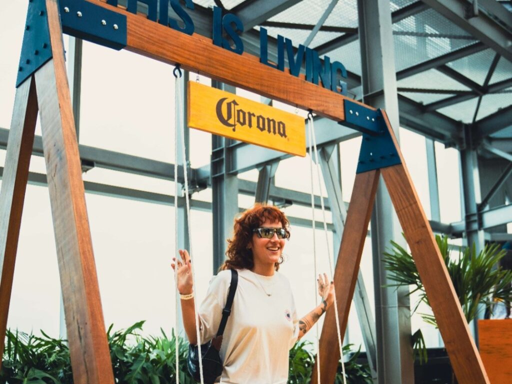 Oásis urbano criado para experiência da Corona