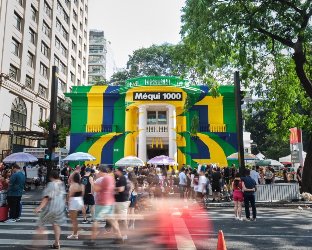 Cenografia temática para campanha Sanduíches da Copa