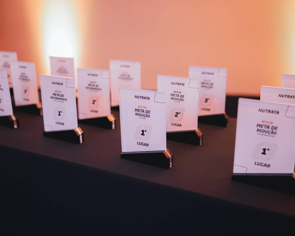 Troféu em acrílico para premiação do Nutrata Summit 2026