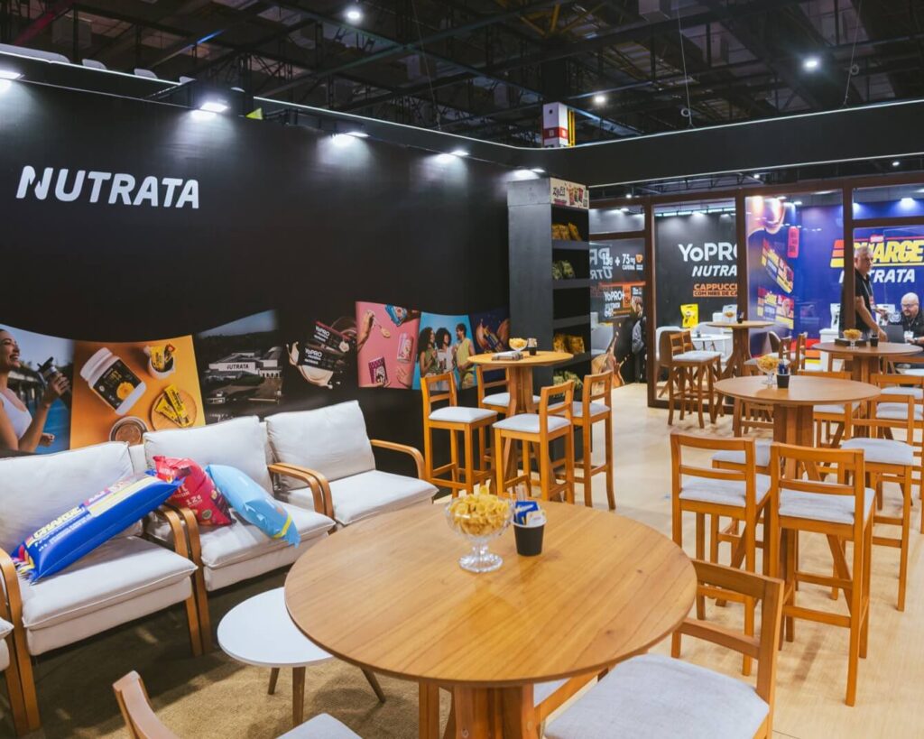 Cenografia e comunicação visual do stand Nutrata